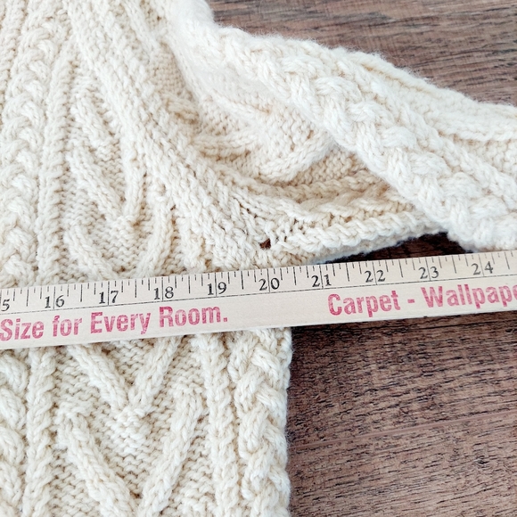 Vintage Gaeltarra Cardigan Made in Ireland Cream Sz 40 - Picture 10 of 10